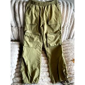 Women's Army Green oversized baggy Cargo Pants, Oversized Pockets Size Large
